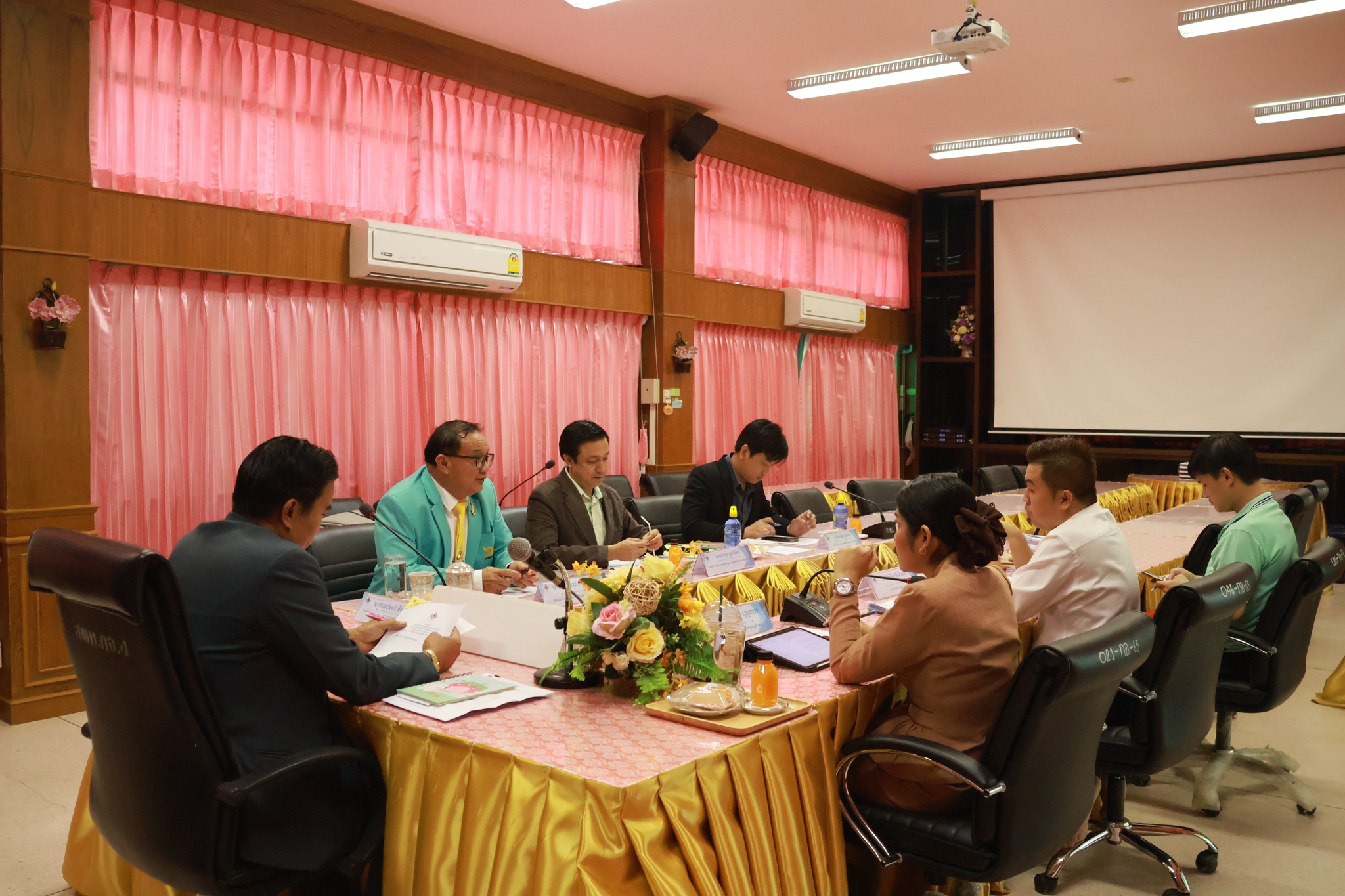 การประชุมตรวจสอบคุณสมบัติและลักษณะต้องห้าม อ.ก.ค.ศ. 20.11.67.9