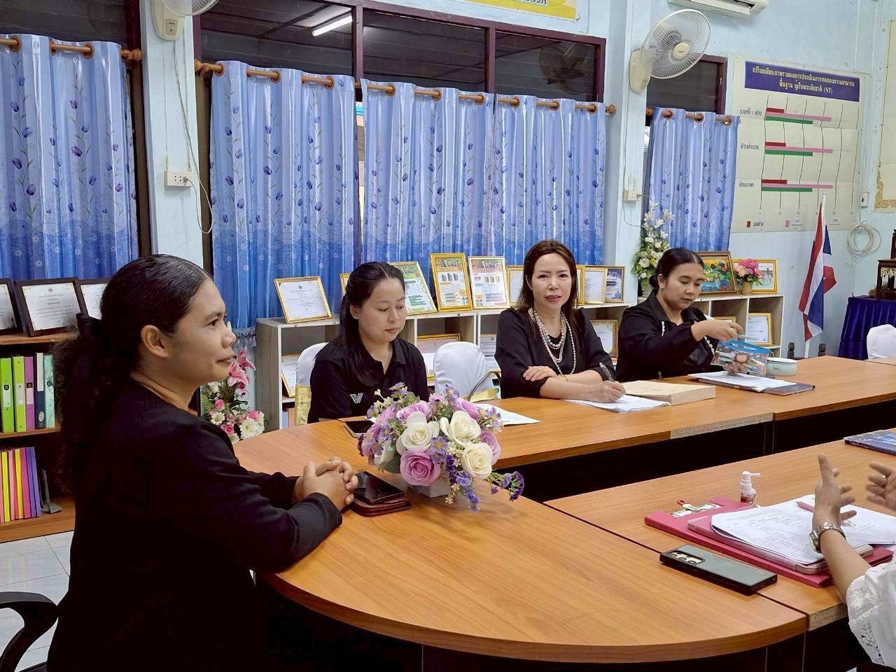 นิเทศครู หนองไผ่ล้อม 2