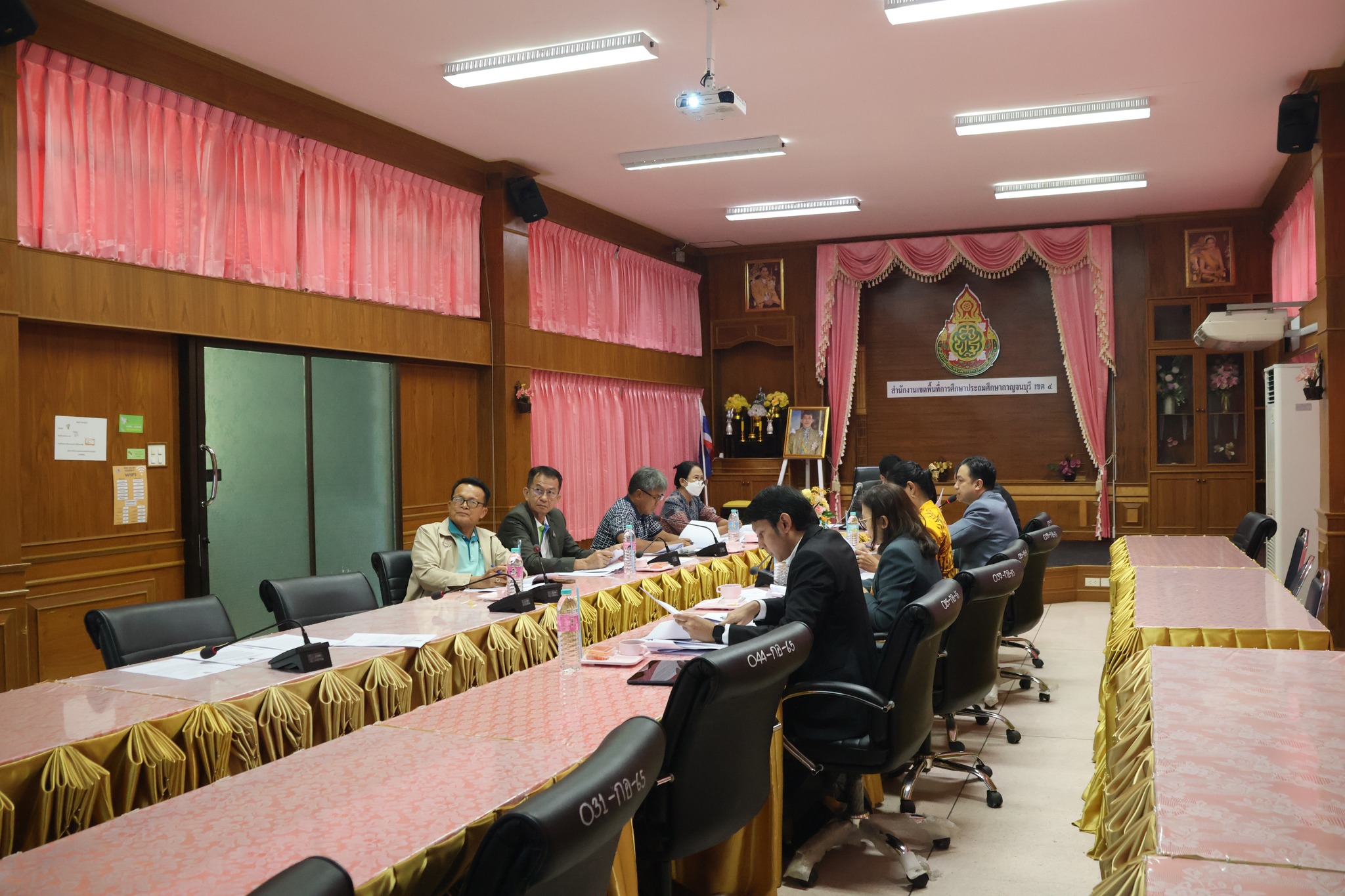 ประชุมคณะทำงานจัดทำคุณสมบัติ 040668 3