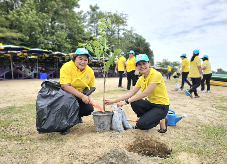 ร่วมกิจกรรมจิตอาสาปรับปรุงภูมิทัศน์ 12.8.6.14