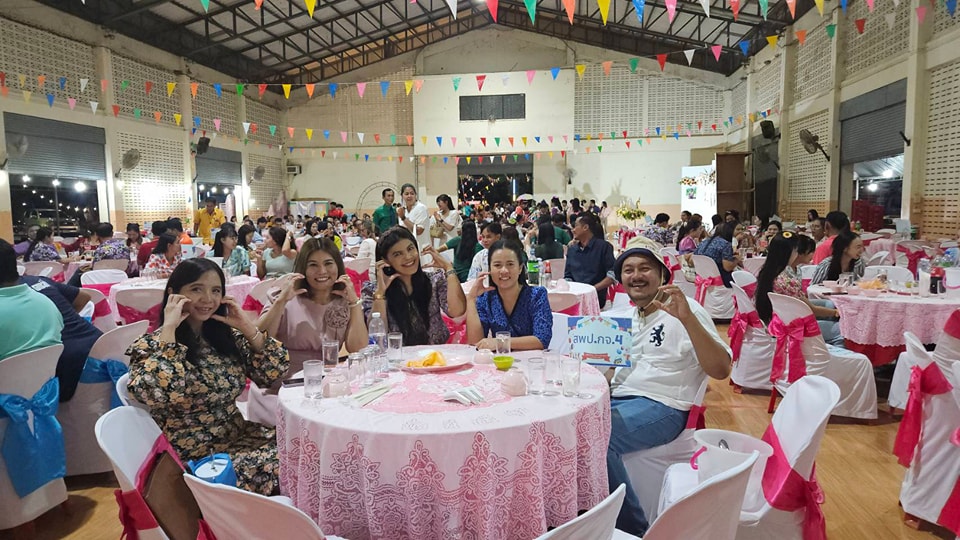 ร่วมงานเกษียณหรรษา มุทิตากษิณานุสรณ์ สมาคมผู้บริหารและครูอำเภอเลาขวัญ 11.9.67.6