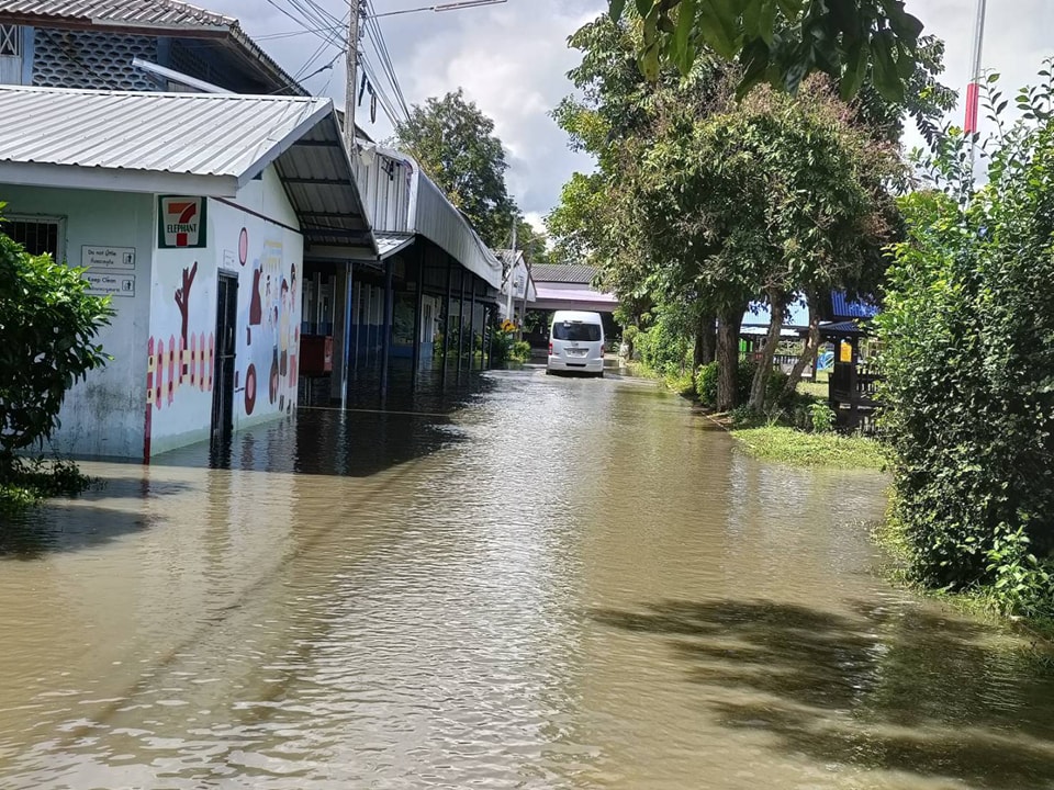 ลงพื้นที่ตรวจเยี่ยมสถานการณ์น้ำท่วม 22.10.67.5