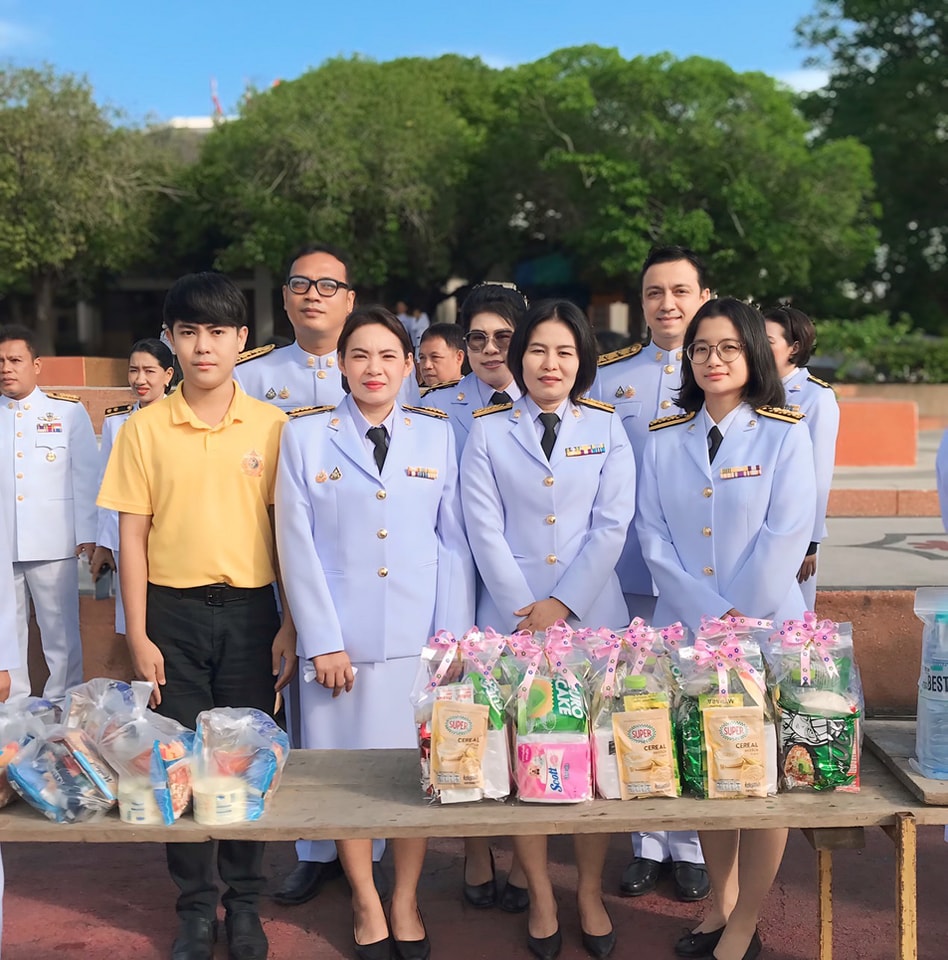 วมพิธีสวดพระพุทธมนต์และทำบุญตักบาตรถวายพระราชกุศล 13.10.67.2