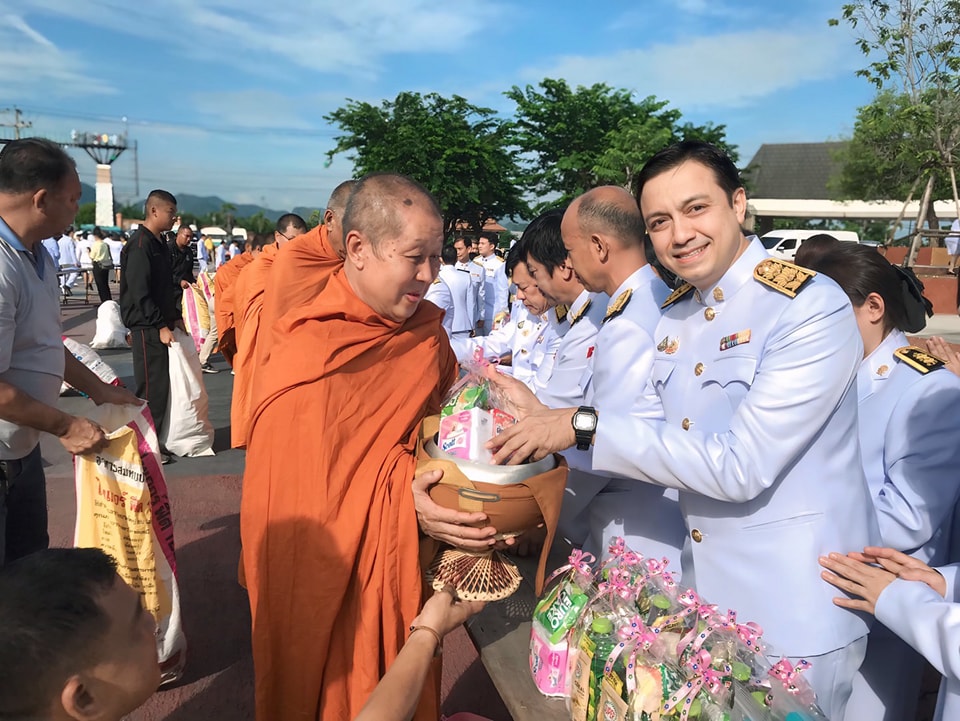 วมพิธีสวดพระพุทธมนต์และทำบุญตักบาตรถวายพระราชกุศล 13.10.67.3