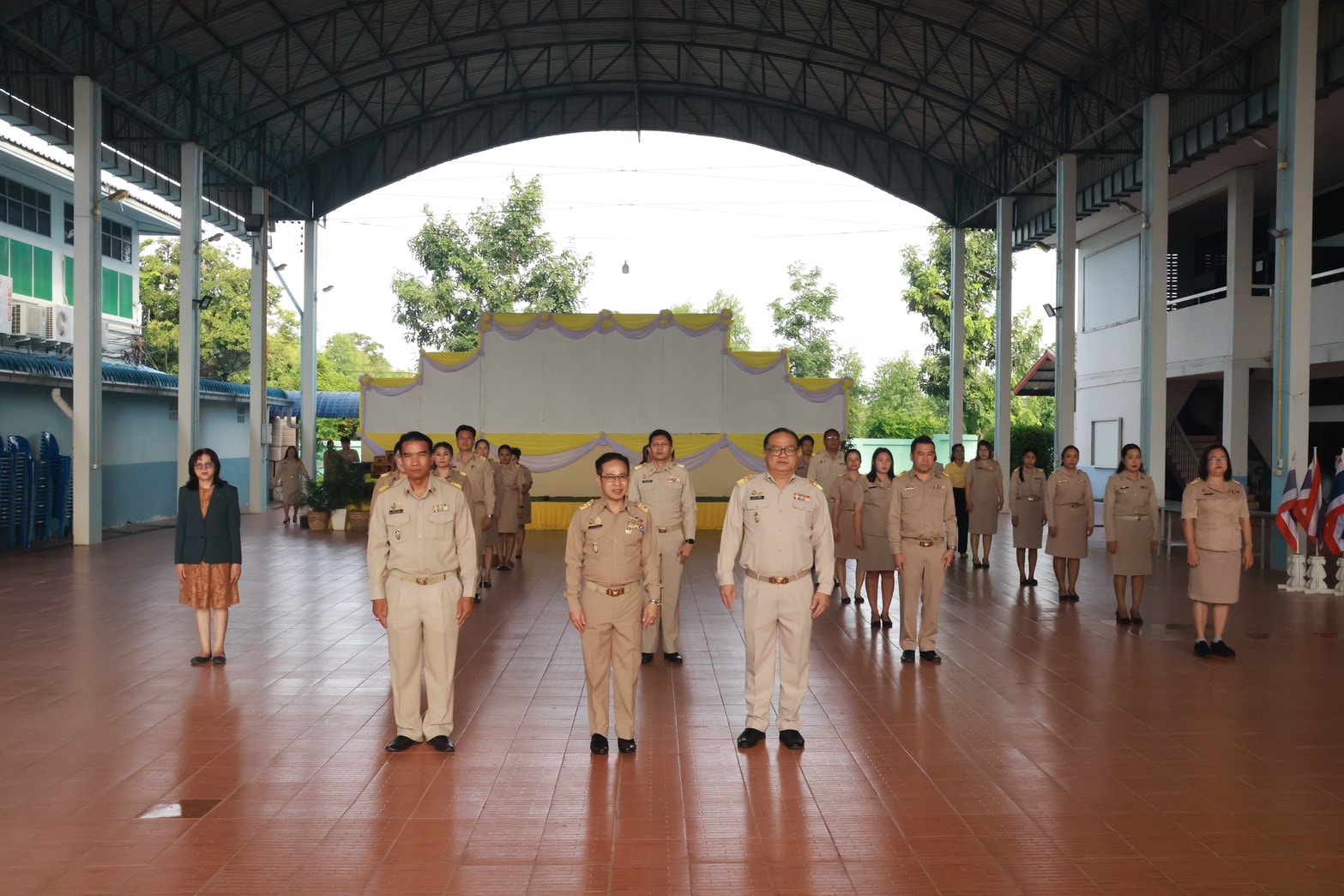 เข้าแถว 010968 1