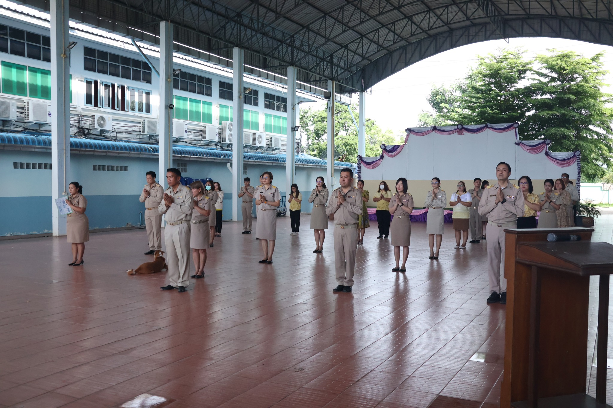 เข้าแถว 090668 3