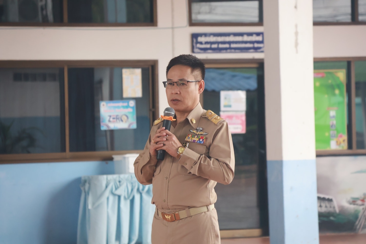 เข้าแถว 101168 2