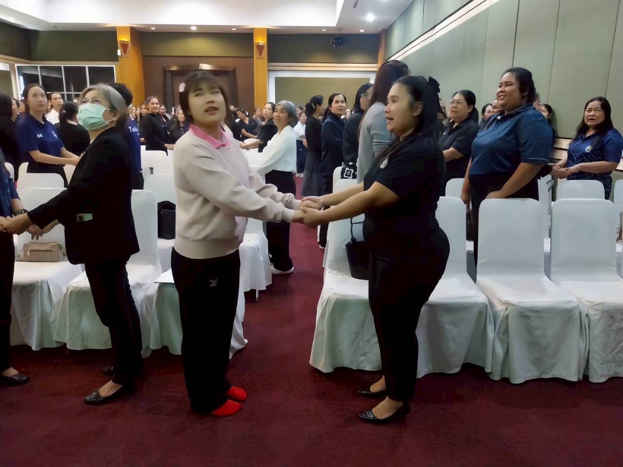 LINE ALBUM วางมือถือ 260318 10 0