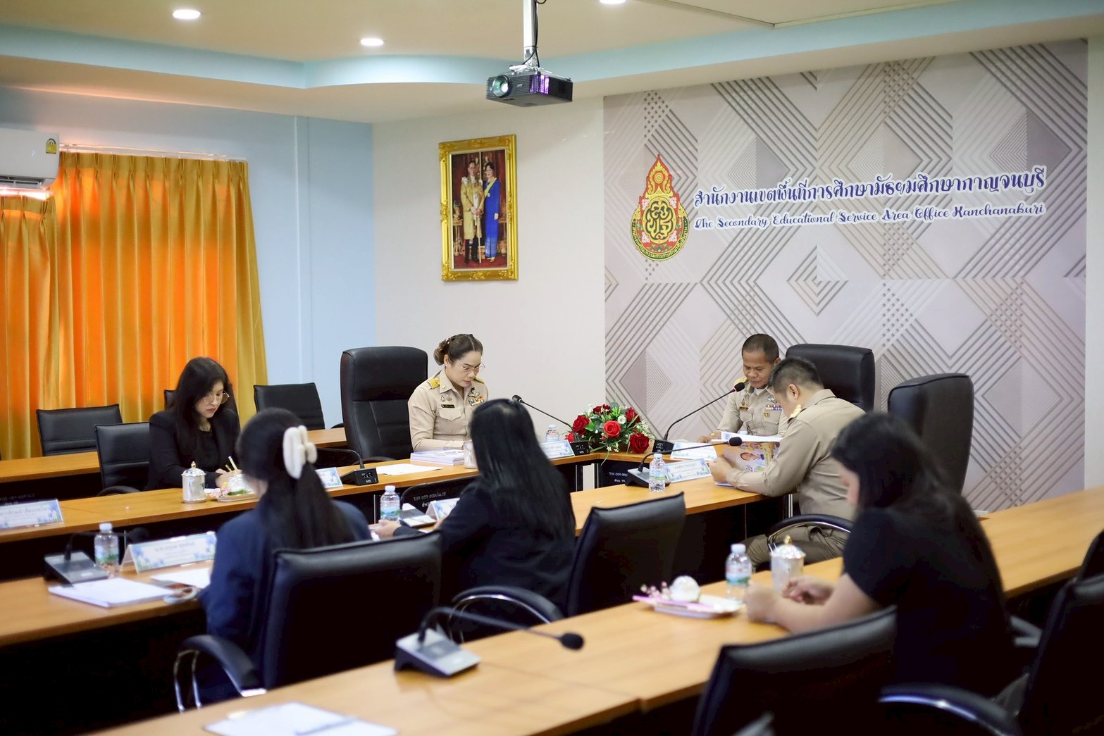 ประชุมพิจารณาคัดเลือกนักเรียนทุนโครงการทุนการศึกษา 8.12.68.2